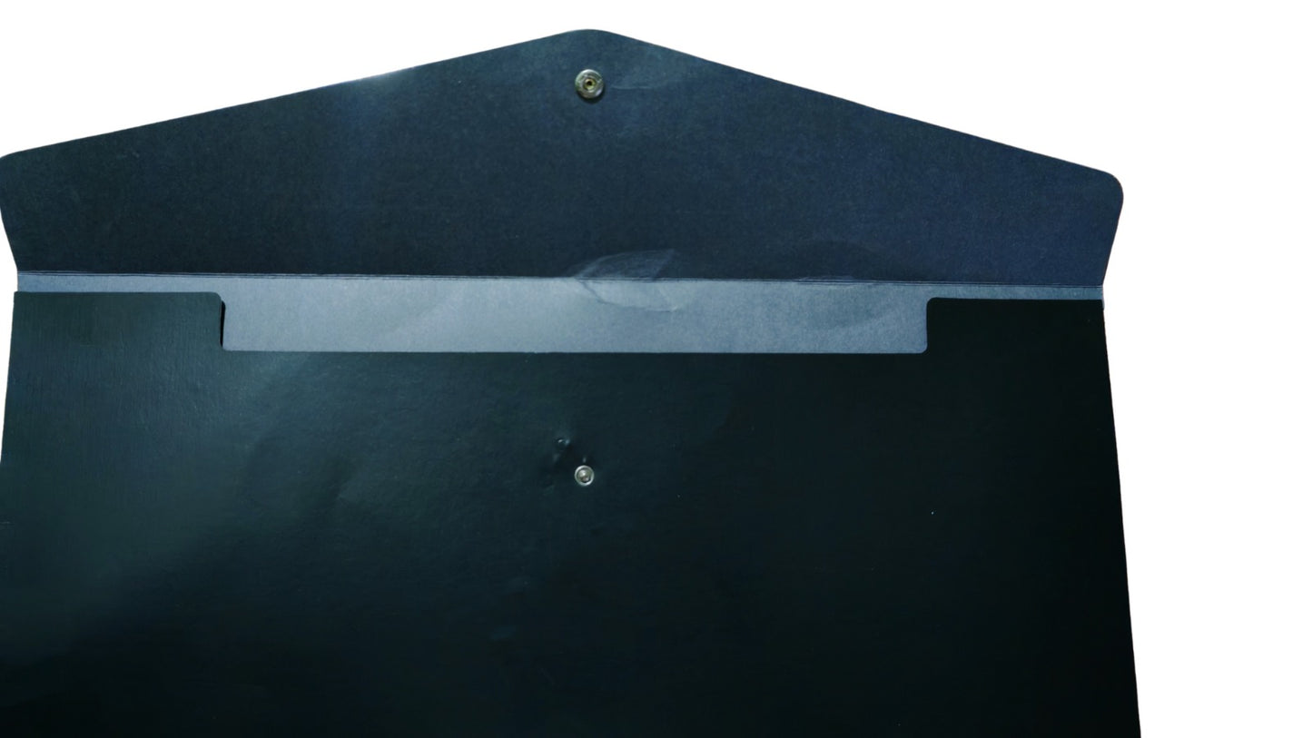 ظرف بلاستيكي داكن اللون للورق، المقاس: 36 سم × 71 سم