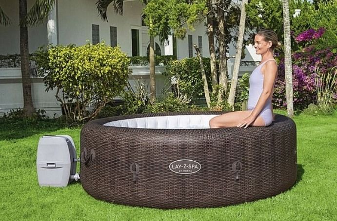 حوض استحمام ساخن محمول من بيست واي، مقاس 7.08 قدم × 2.32 قدم - رقم: 60023