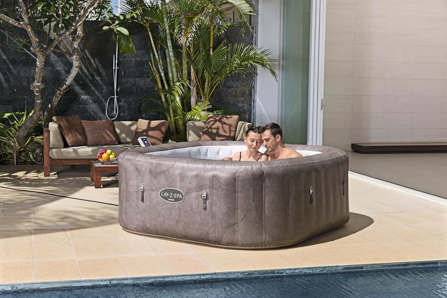 حوض استحمام ساخن قابل للنفخ من بيست واي لاي-زي-سبا روم، موفر للطاقة، مزود بنظام نفاث ذكي، أبعاده 180 سم × 180 سم × 71 سم، مع تحكم عبر تطبيق، يتسع لـ 4-6 أشخاص - رقم المنتج: 6001K