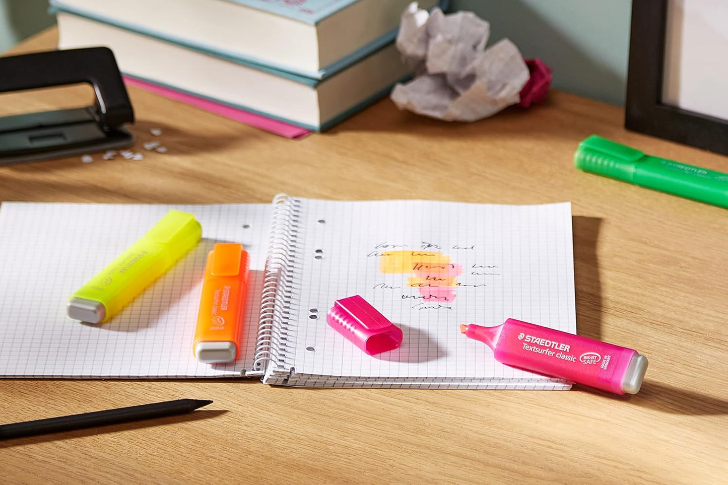 أقلام تظليل كلاسيكية من ستيدلر تكست سيرفر - مجموعة من 4 أقلام - رقم: 364+P-wp4