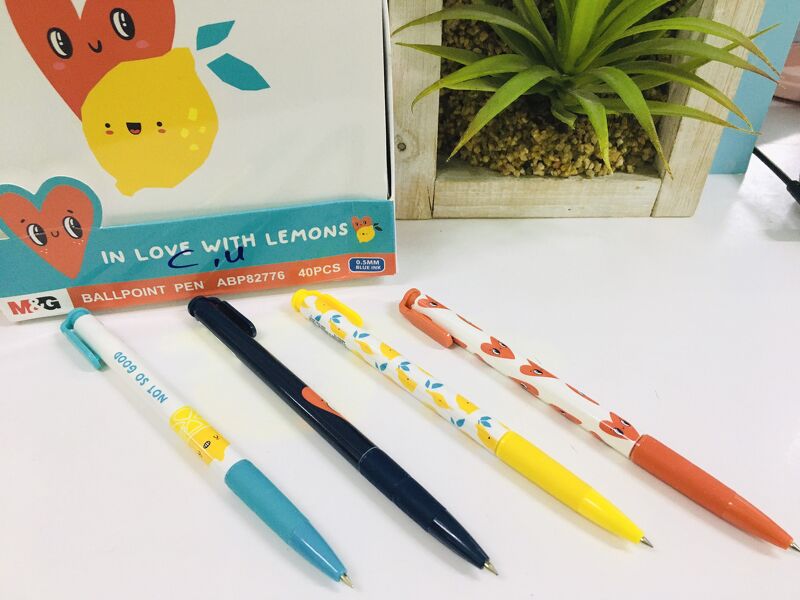 M&G Colored Ball Pen - No:ABP82776 - 0.5mm