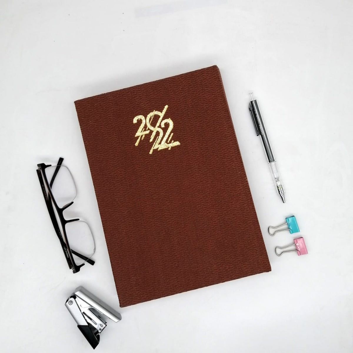 Classic Premium Leather Diary Calendar Colored paper 2022 - B5