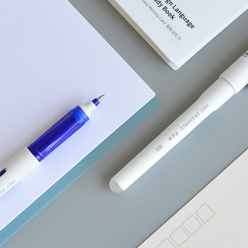 M&G Chenguang capsule replacement erasable gel pen With 3 refills blue 0.5mm - No:ARPU2001