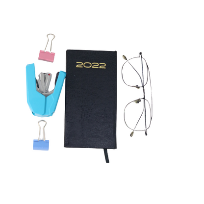 تقويم شهري كلاسيكي من الورق الكريمي لعام 2022 - مقاس B5