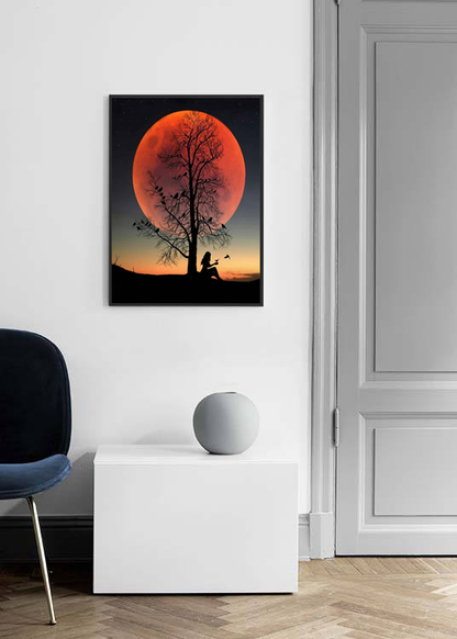 صورة امرأة تشاهد غروب الشمس 