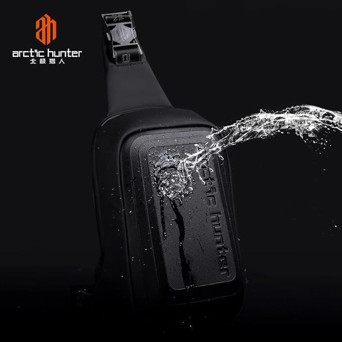 حقيبة صدر مقاومة للماء من نوع Arctic Hunter ذات غلاف صلب ومنفذ شحن USB - أسود - رقم: XB00126