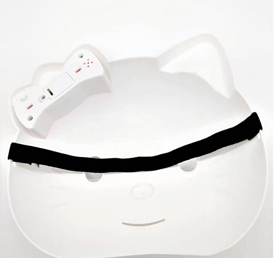 قناع وجه فاخر بتصميم هيلو كيتي / يضيء فيونكتها الحمراء - رقم: WL77918 