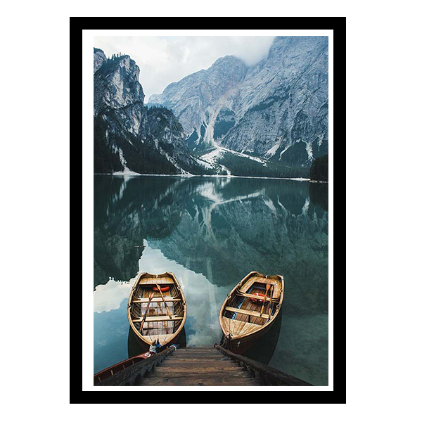 اثنان في إطار البحيرة 