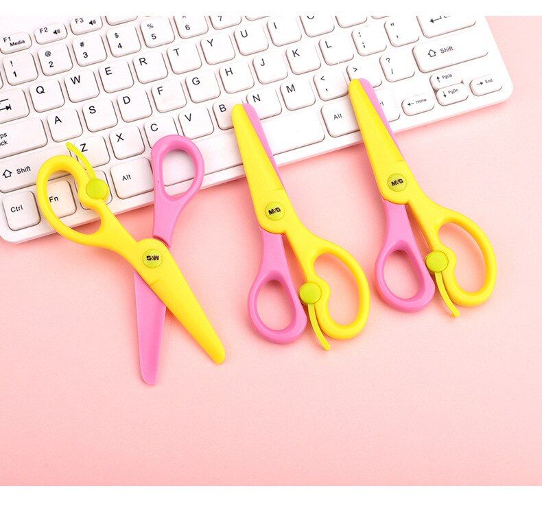 M&G Chenguang Plastic scissors for children 135mm - No:ASS913A6