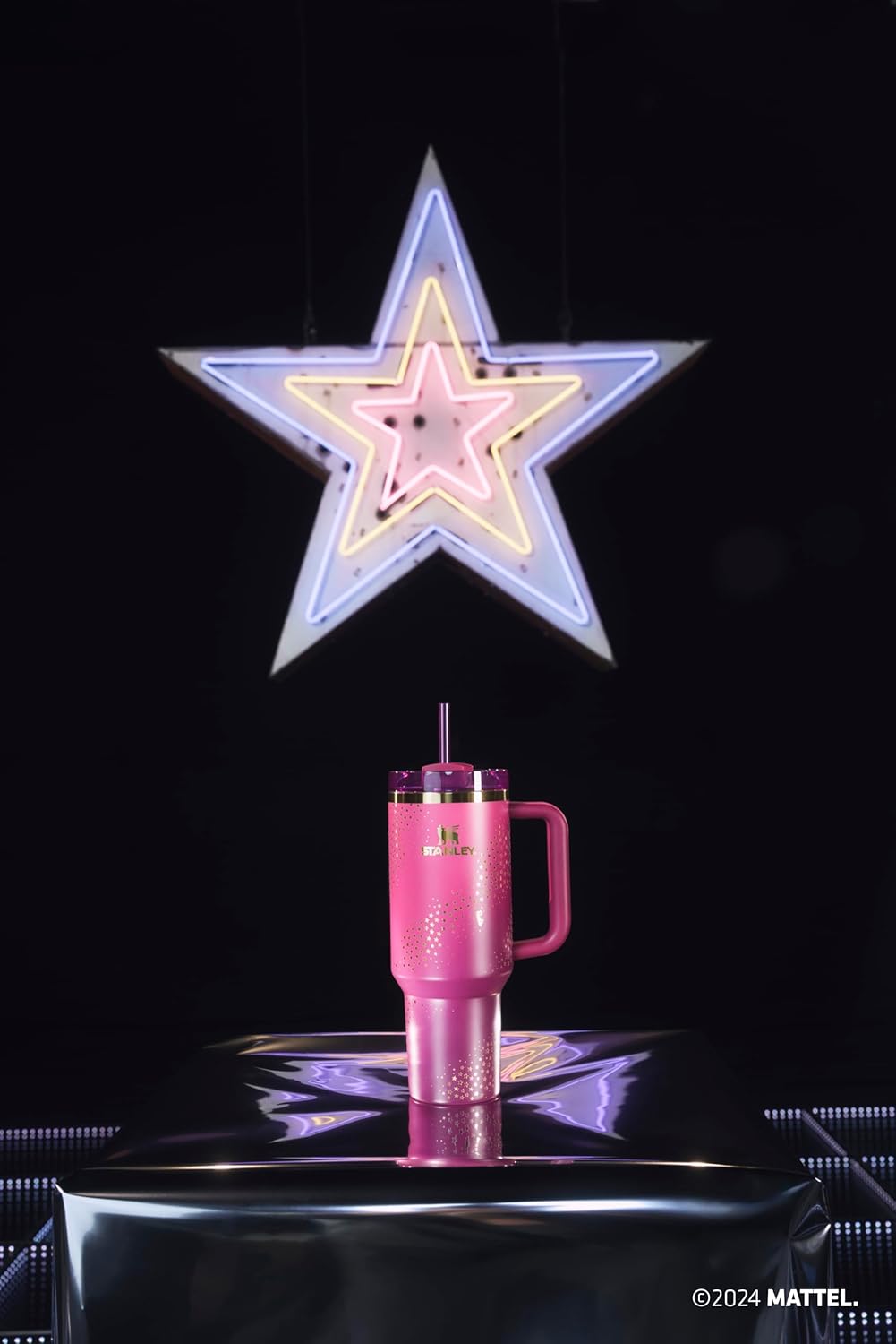 Stanley x Barbie Superstar Quencher H2.0 40 oz (1.18L) Insulated Tumbler with Handle & Straw Lid – Pink Limited Edition Gift Box