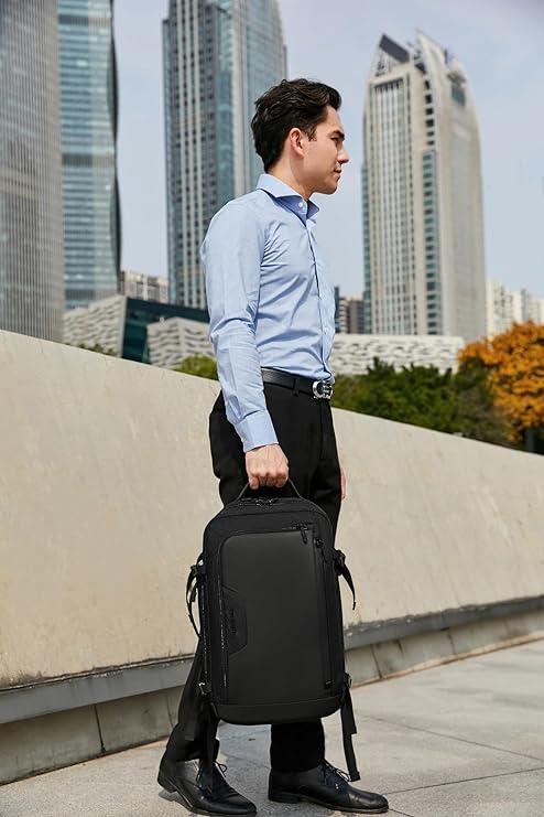 حقيبة ظهر مقاومة للماء للكمبيوتر المحمول من آركتيك هانتر مزودة بمنفذ شحن USB مقاس 15.6 بوصة - رقم المنتج: B00187 