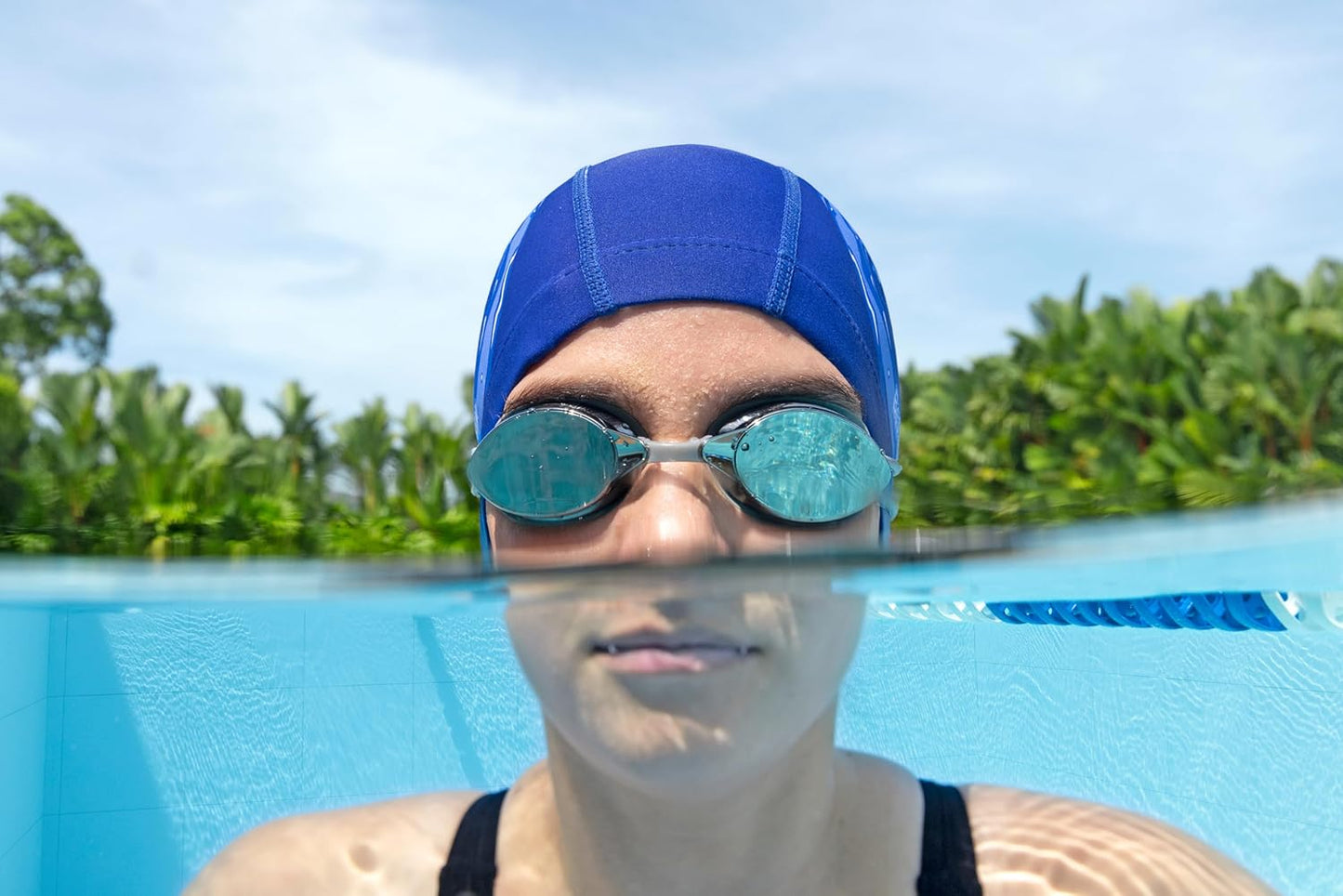 قبعة سباحة بيست واي سليك آند ستريتش المصنوعة من قماش فاخر للبالغين - رقم: 26039