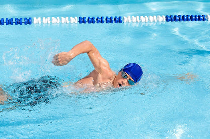 قبعة سباحة بيست واي سليك آند ستريتش المصنوعة من قماش فاخر للبالغين - رقم: 26039