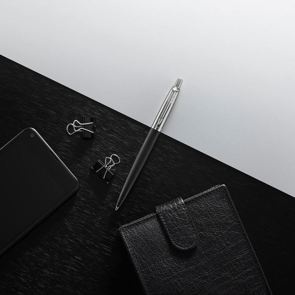 Parker Jotter Ballpoint Matte Black | Chrome Trim | Medium Point Pen Gift Set – Premium Black Ballpoint Pen with Luxury Presentation Box - CT - Black