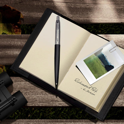 Parker Jotter Ballpoint Matte Black | Chrome Trim | Medium Point Pen Gift Set – Premium Black Ballpoint Pen with Luxury Presentation Box - CT - Black