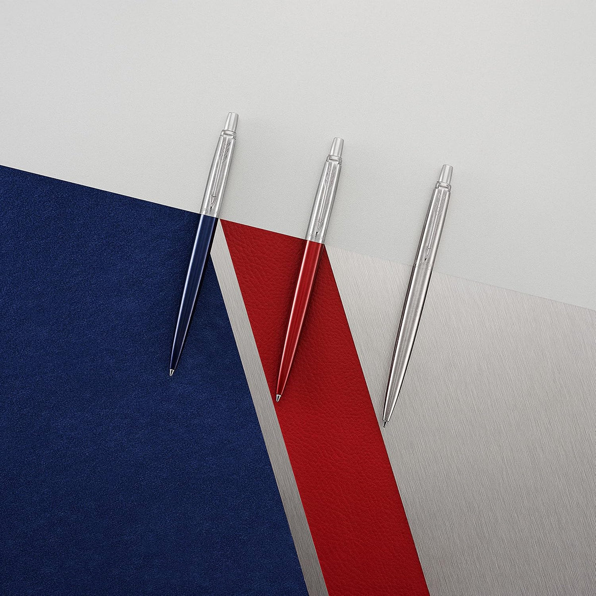 Parker Jotter Ballpoint Pen Gift Set – Premium Red Ballpoint Pen with Luxury Presentation Box - CT - Red