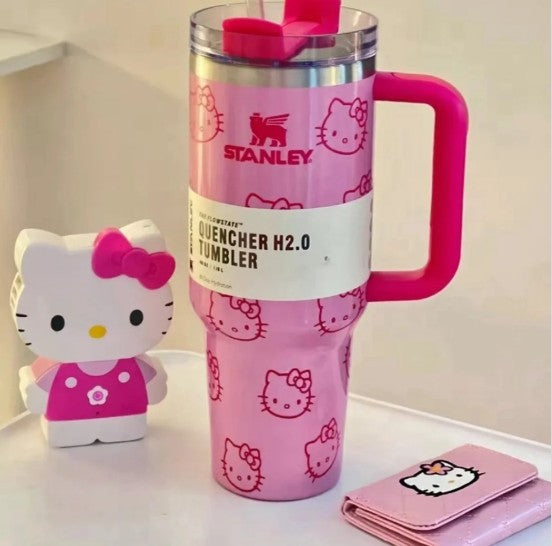 Stanley x Hello Kitty Quencher H2.0 40 oz (1.18L) Insulated Tumbler with Handle & Straw Lid – Pink Edition