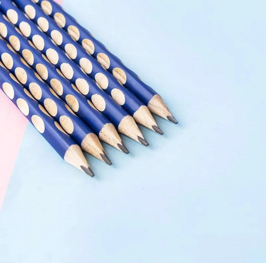 M&G Chenguang umbo Triangular Grooved Pencil (2B) Ergonomic Hole Design Pencil Grip Practicing for School Students, Beginners 2B- 1pcs - No: AWPQ0915
