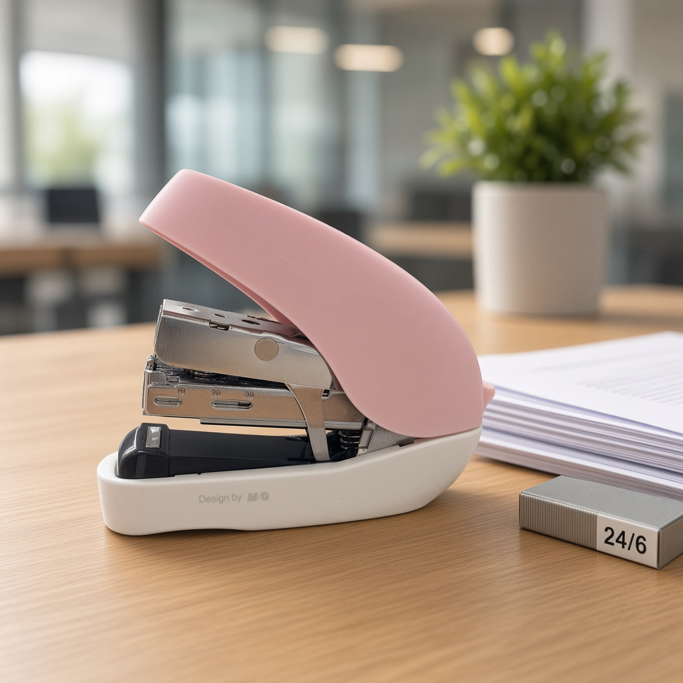 M&G Chenguang EaseJoy Stapler with 1000 Staples, 24/6, 25-Sheet Capacity, Power-Saving Design, Assorted Color - 1pcs - No: ABS916LD