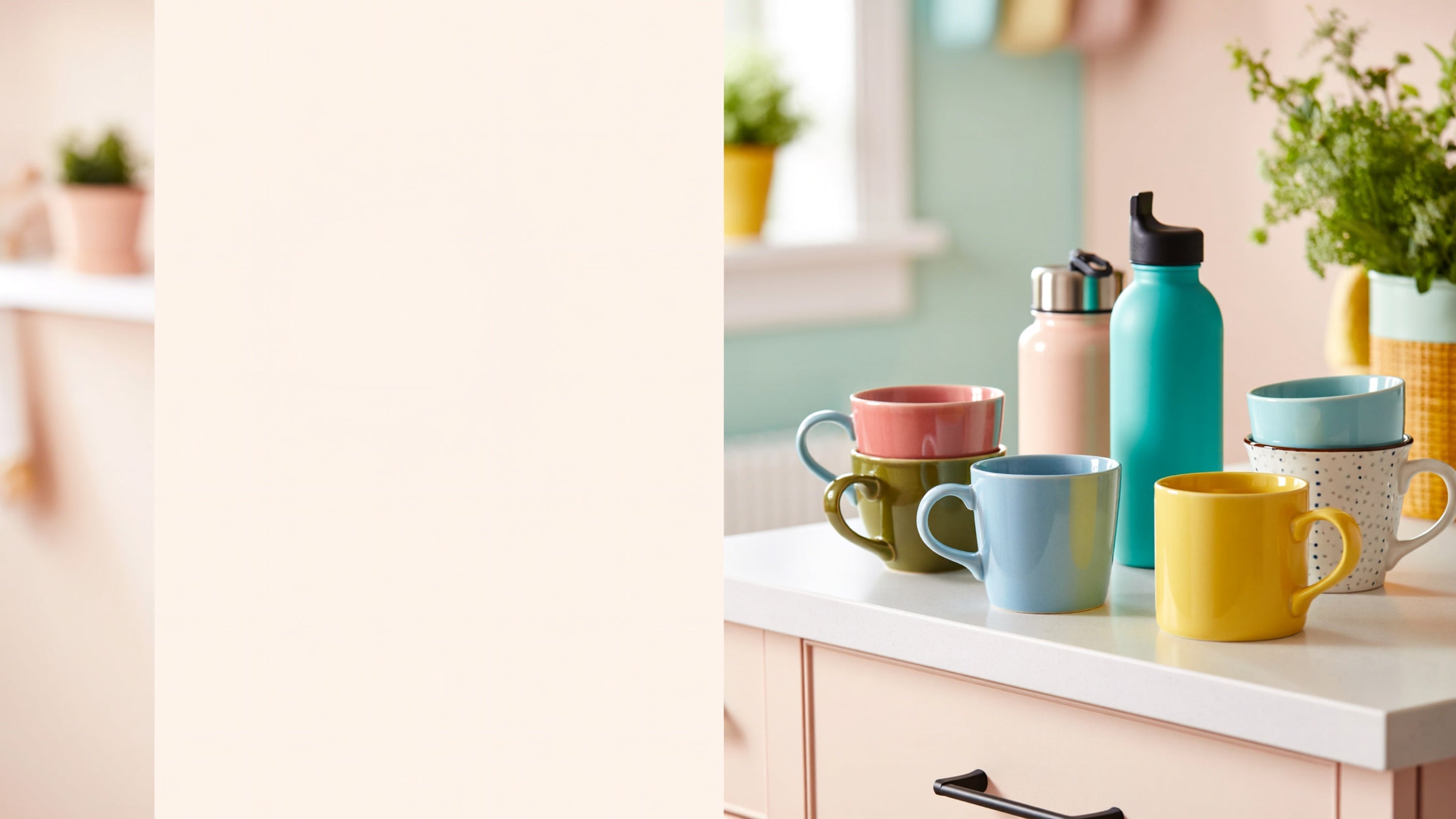 Mugs and reusable bottles - elmanar hero mug desktop