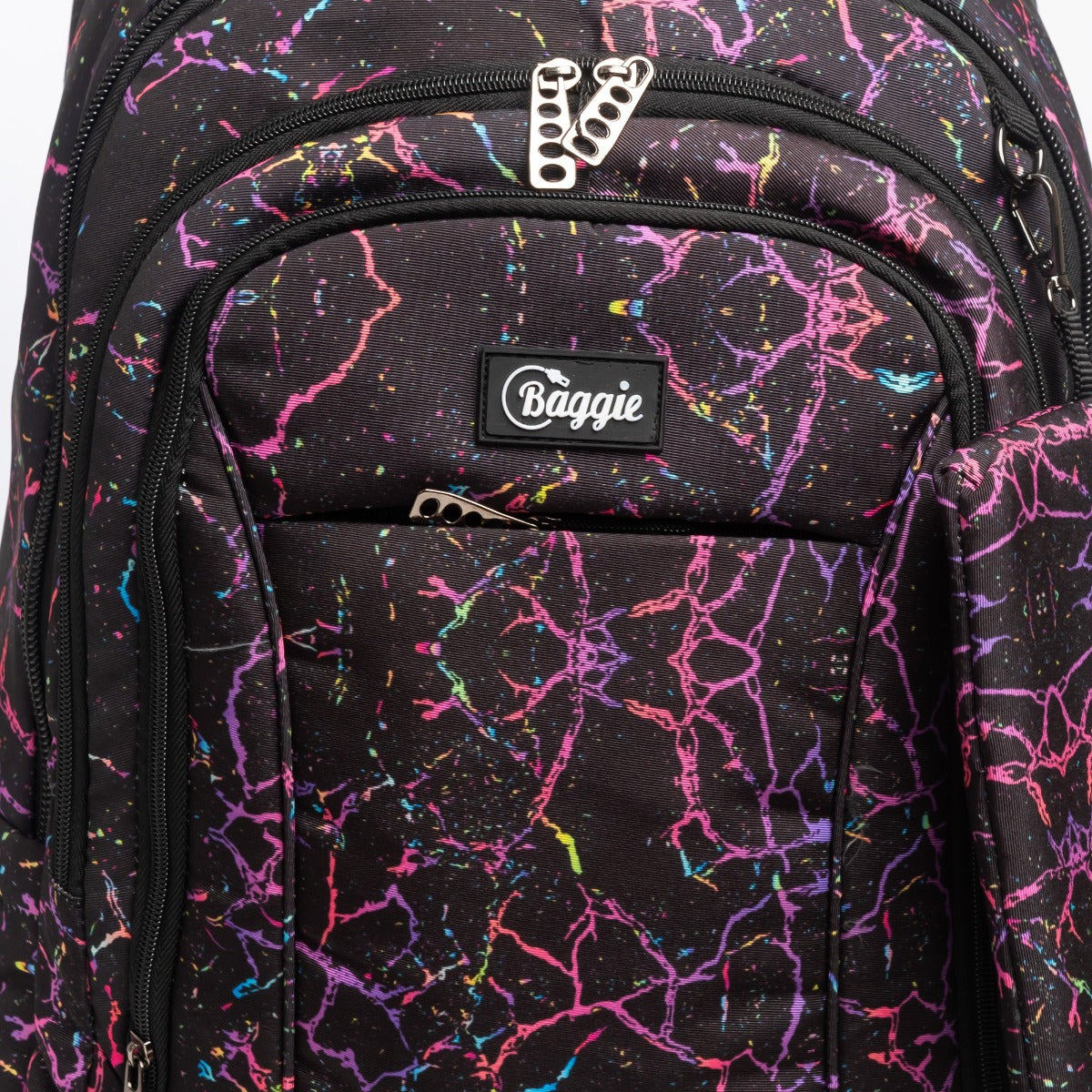 حقيبة ظهر كبيرة الحجم بتصميم عصري، تتسع لأجهزة الكمبيوتر المحمولة مقاس 15.6 بوصة و19 بوصة، مع حافظة أقلام - (الألوان: أسود)