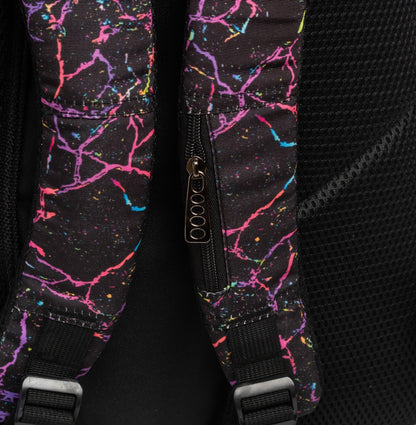 حقيبة ظهر كبيرة الحجم بتصميم عصري، تتسع لأجهزة الكمبيوتر المحمولة مقاس 15.6 بوصة و19 بوصة، مع حافظة أقلام - (الألوان: أسود)