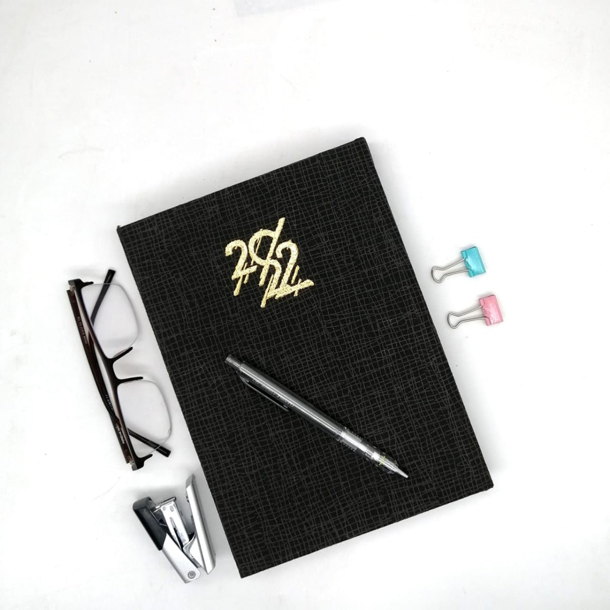 Classic Premium Leather Diary Calendar Colored paper 2022 - B5