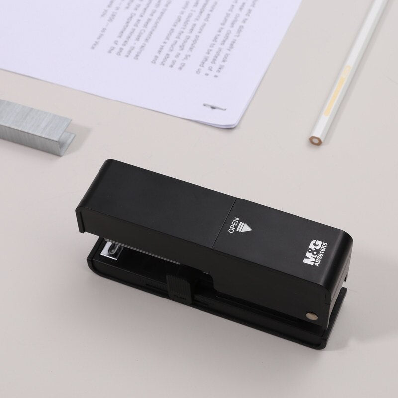 دباسة متعددة الوظائف من إم آند جي، تصميم كوري، سهلة الاستخدام للغاية، سعة 25 ورقة - رقم المنتج: ABS916K5