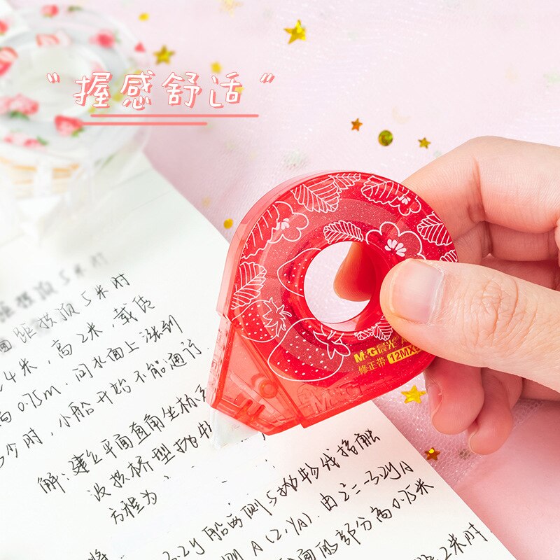 شريط تصحيح شفاف محدود الإصدار بنكهة الفراولة الفاتحة من إم آند جي، طول 12 مترًا - رقم: ACT55704 - قطعة واحدة 