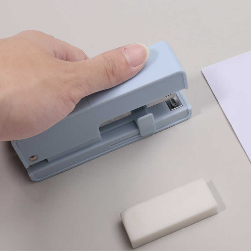 دباسة متعددة الوظائف من إم آند جي، تصميم كوري، سهلة الاستخدام للغاية، سعة 25 ورقة - رقم المنتج: ABS916K5