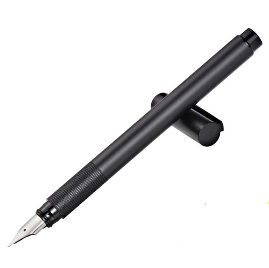 علبة قلم حبر فاخر من المعدن الأسود من إم آند جي تشنغوانغ، سن رفيع للغاية 0.38 مم - رقم: AFPY1704
